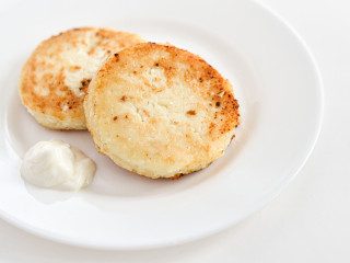 Сырники со сметаной